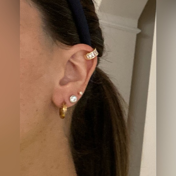 Melinda Maria ear cuff 18K plated with clear baguette simulated diamonds💛🤍 - Picture 2 of 10